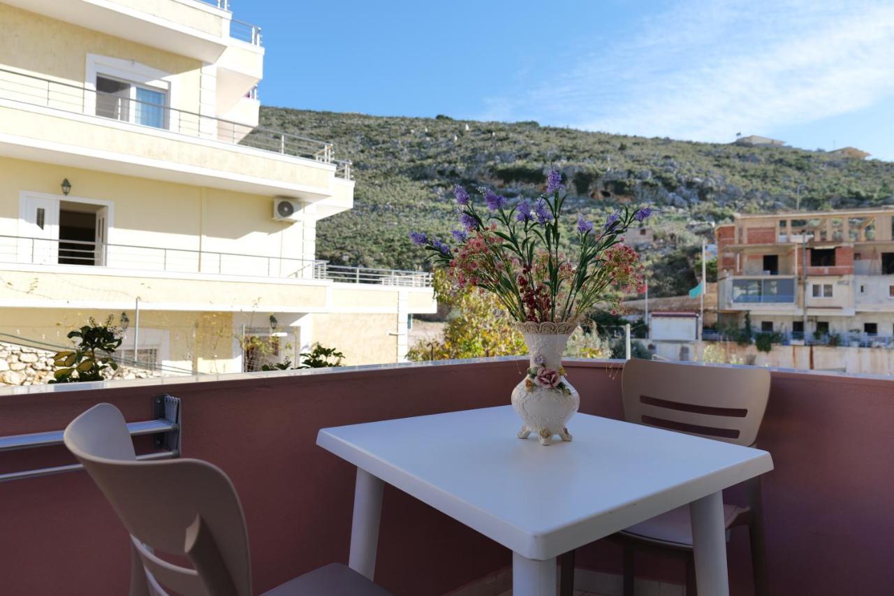 Pink Holiday Sarandë Exteriör bild